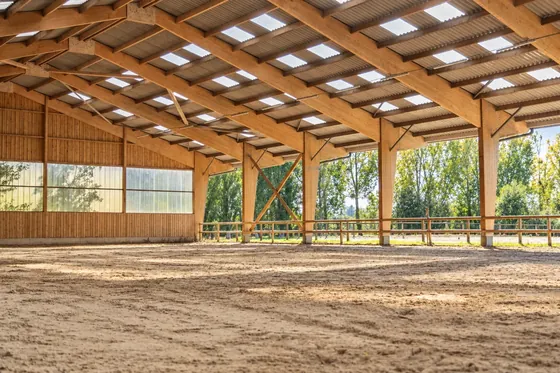 L’intérieur du manège couvert