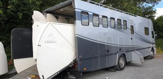 Le pont et l’espace de vie du camion